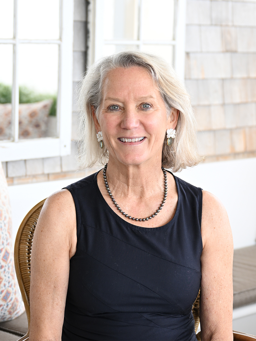 テラスハウス(Jenny様) Jenny Paradis Real Estate Associate in Nantucket Massachusetts