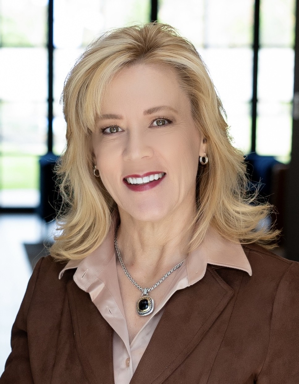 Diane Lominac, Broker Associate
