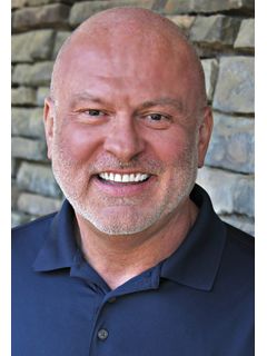 6740 N. West Avenue Listing Photo