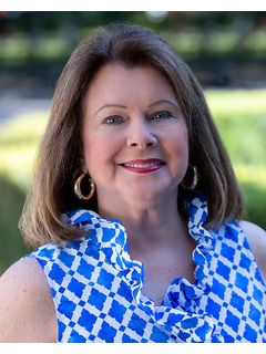 3907 Henderson Blvd. Listing Photo