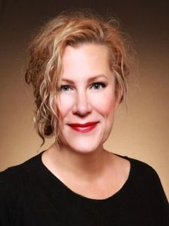 802 Johnnie Dodds Blvd. Listing Photo