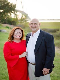 802 Johnnie Dodds Blvd. Listing Photo