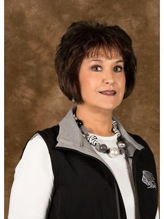 Cristy Kinghorn photo