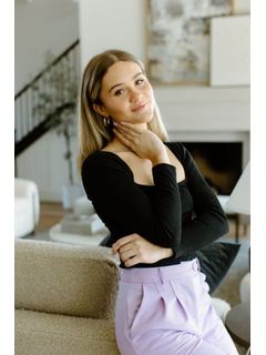 Emily Foster profile image