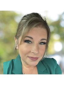 Ellie Grant-Curtis photo