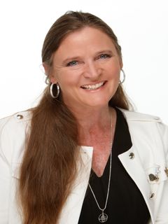 802 Johnnie Dodds Blvd. Listing Photo