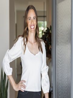 Andrea Holmes profile image