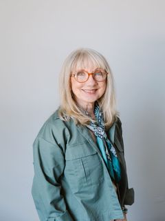 802 Johnnie Dodds Blvd. Listing Photo