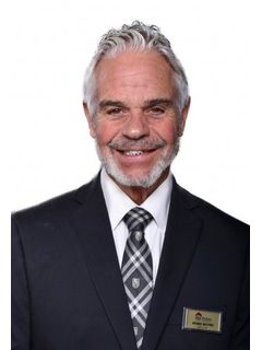 1735 Village Center Circle Listing Photo