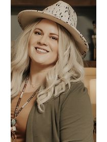 Elizabeth Lewis photo