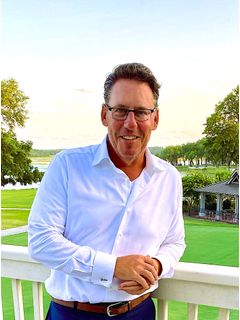 820A Paris Avenue Listing Photo