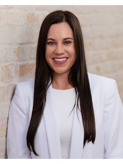 Kaci Hawes photo