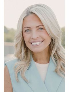 Chelsea Stewart photo