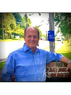 636 Grassmere Park Listing Photo