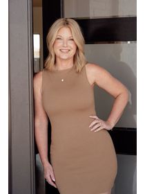 Leigh Anne Pierce photo