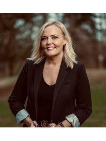 Megan Terry photo