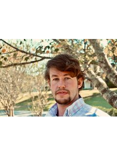 101 East Garden Street Listing Photo